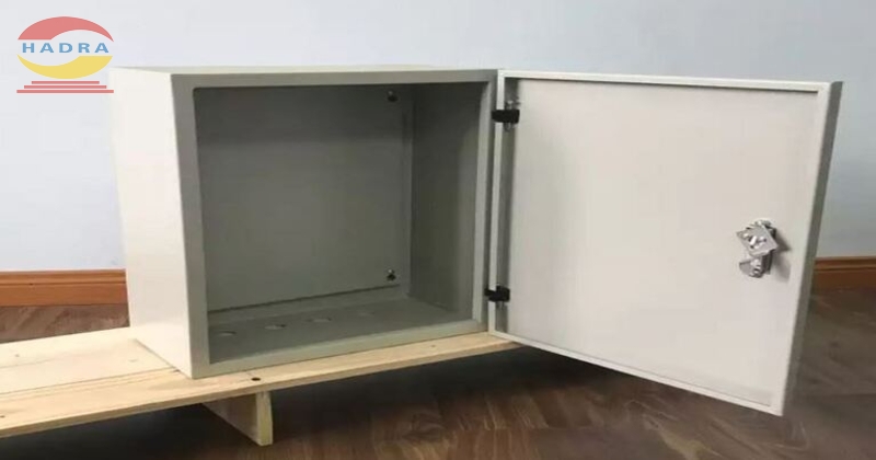 Vỏ tủ điện cao 600mm, dưới 1tr nên dùng loại nào?
