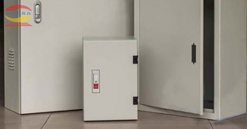 Thương hiệu vỏ tủ điện 800x600x300 nào chịu được sét đánh?