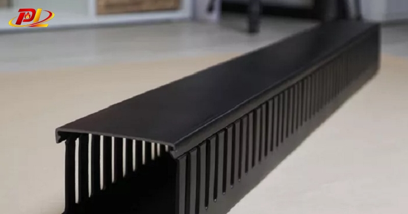 Thi công thang máng cáp lưới chuẩn cho kho chứa vật liệu xây dựng