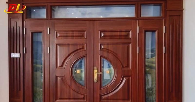 Cửa thép vân gỗ 4 cánh thiết kế dành cho cổng chính nhà biệt thự