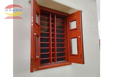Mẫu cửa thép vân gỗ đẹp cho biệt thự cao cấp