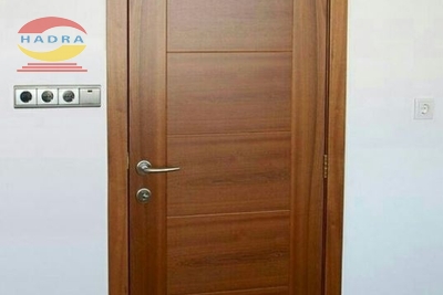 Thanh lý cửa thép vân gỗ và mua mới: Nên chọn hình thức nào?