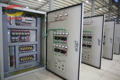 Tủ điện 700x500x250 an toàn cho nhà máy sản xuất giày