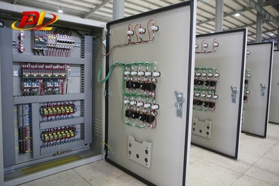 Vỏ tủ điện âm tường Sino và Phúc Long Hadra: Loại nào tốt?