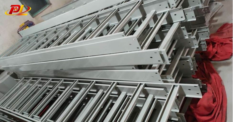 Thang cáp sơn tĩnh điện an toàn, bền đẹp dành cho nhà máy