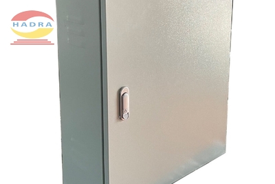 Vỏ tủ điện 400x600x250 an toàn cho nhà máy chế biến nhựa
