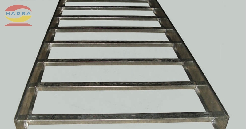 Thang cáp điện bền chắc, an toàn cho xưởng sản xuất