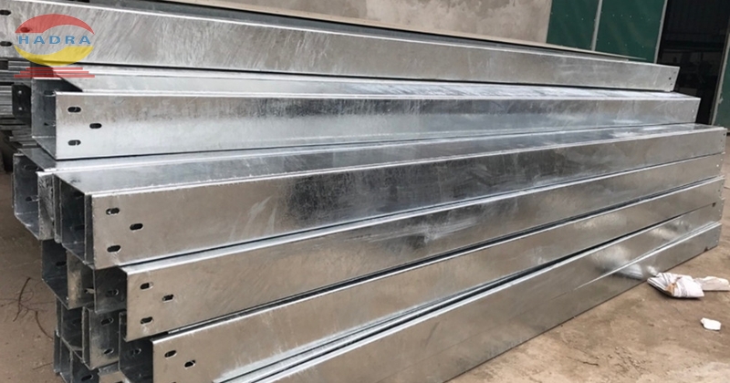 Máng cáp điện mạ kẽm nâng cao an toan cho xưởng sản xuất tôn