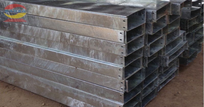 Thang cáp mạ kẽm nhúng nóng 300x200 an toàn cho khu chăn nuôi