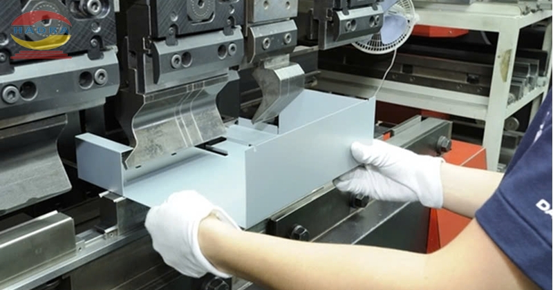 Gia Công Đột Dập Kim Loại: Tiết Kiệm Chi Phí, Tối Ưu Năng Suất