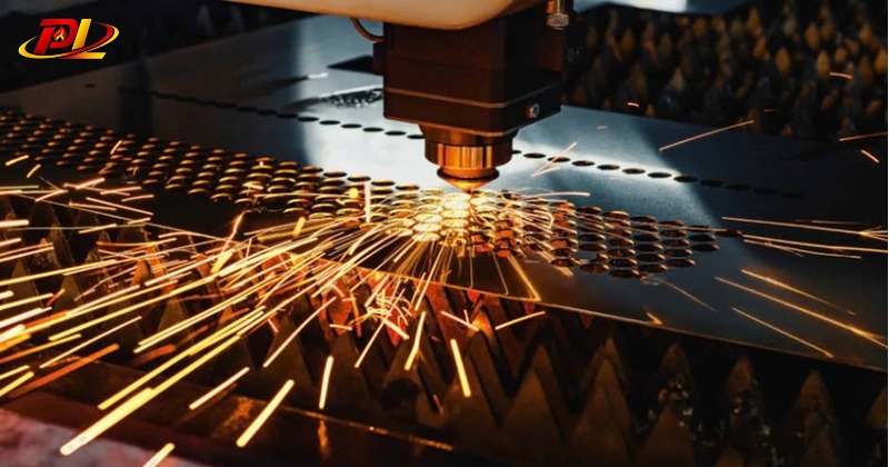 Gia Công Kim Loại Tấm CNC Hiện Đại, Sắc Nét Đến Từng Chi Tiết