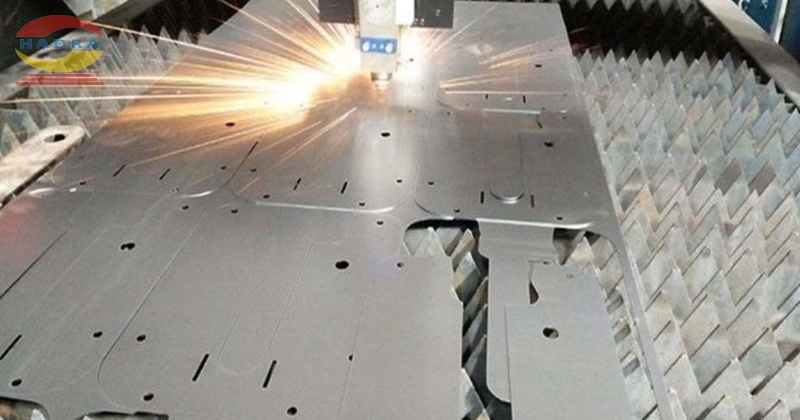Cắt Laser Thép Tấm – Độ Chính Xác Cao, Giảm Chi Phí Gia Công