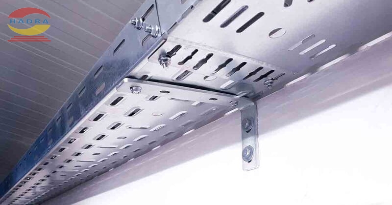 Khay Cáp Đục Lỗ Và Không Đục...