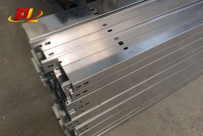 Máng Điện Mạ Kẽm Điện Phân Phù Hợp Với Môi Trường Nào?