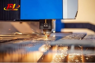 Cắt Laser CNC Nhôm Tấm - Vì Sao Đường Cắt Bị Xỉ, Dính Bavia?