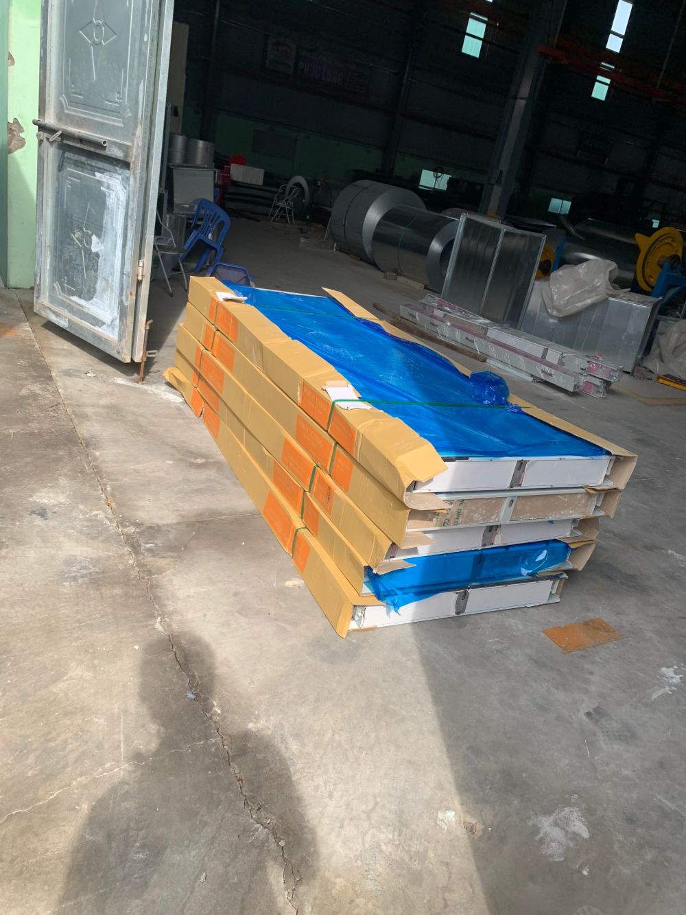 Nhận hàng tại địa chỉ yêu cầu