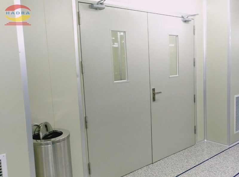 Cửa chống cháy có ô kính