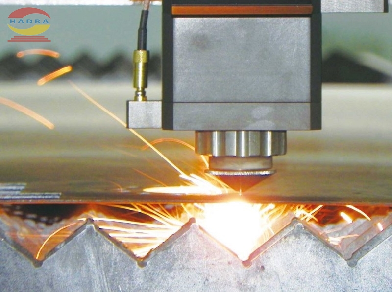 Gia công cắt Laser thép tấm kim loại