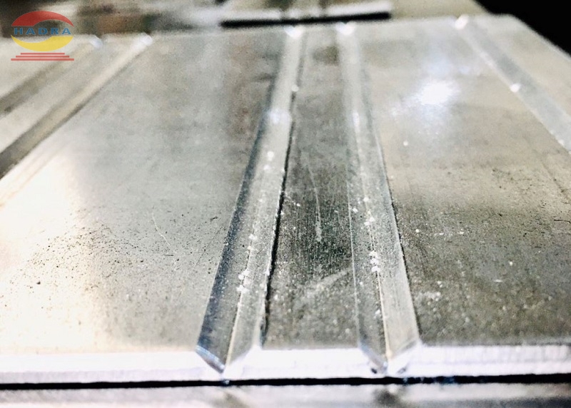 Gia công soi rãnh V kim loại tấm