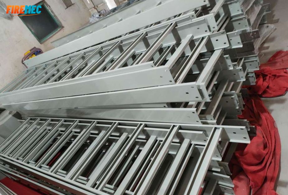 Thang cáp sơn tĩnh điện an toàn, bền đẹp dành cho nhà máy