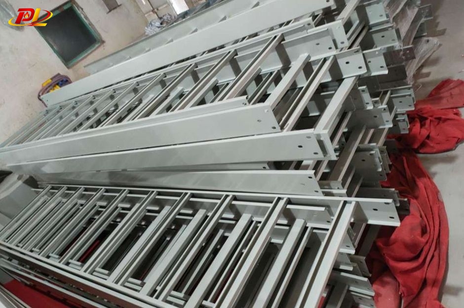 Thang cáp 200x100 dùng bền đẹp cho chung cư mini, Xem ngay!