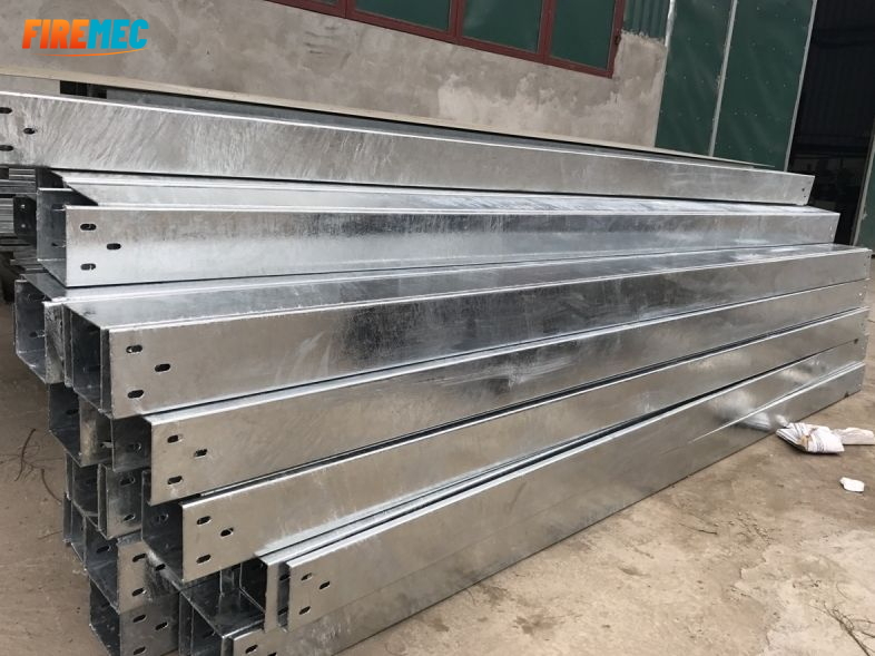 Vì sao nên sử dụng thang cáp cho hệ thống điện trường học?