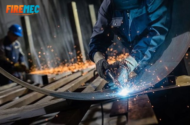 Ưu điểm khi chế tạo tấm kim loại tại Nhà Máy FIREMEC