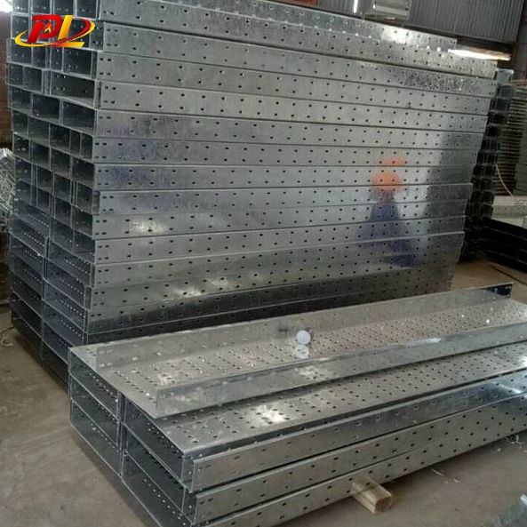 Dễ dàng vệ sinh máng cáp