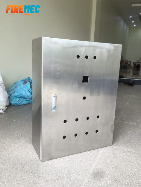 Vì sao nên dùng vỏ tủ điện Inox 304 cho nhà máy chế biến thực phẩm?