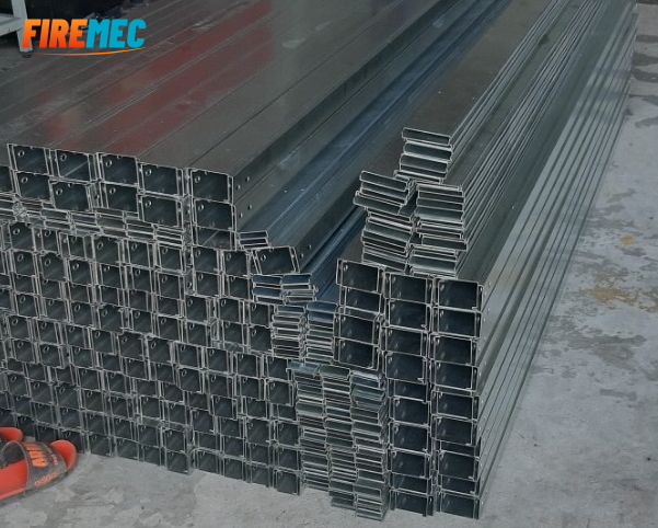 Vì sao nên dùng máng cáp sơn tĩnh điện 100x50 cho công trình?