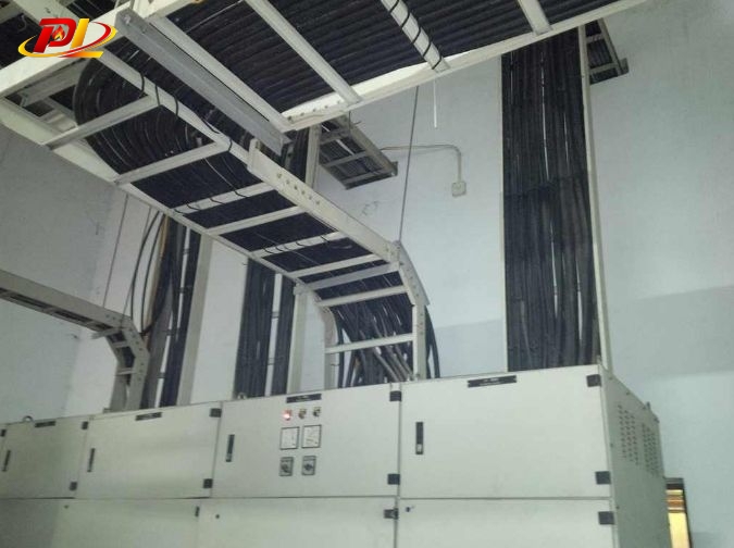 3 lý do nên dùng hệ thống thang máng cáp cho nhà máy cơ khí