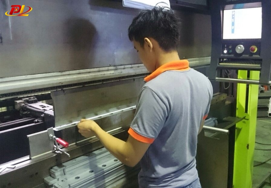 Công ty TNHH gia công kim loại tấm có năng lực