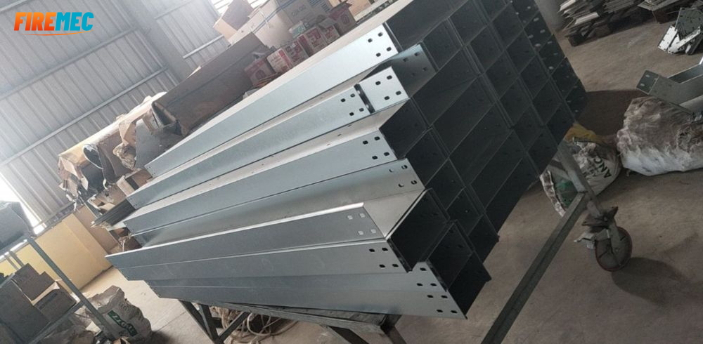 Vì sao nên dùng máng thang cáp cho xưởng chế tạo máy móc?