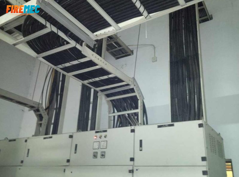 Vì sao nên sử dụng máng đi dây điện cho nhà máy thép?