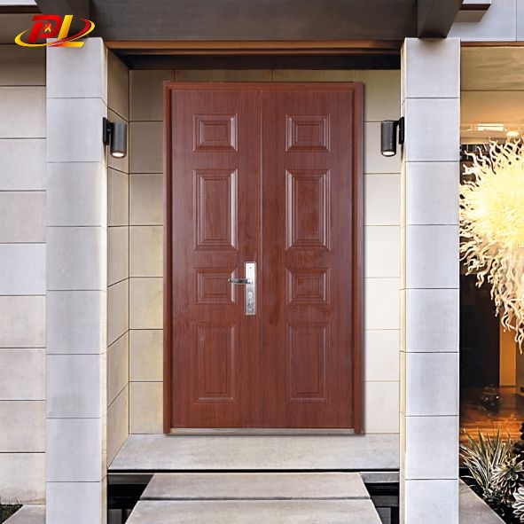 Cửa thép vân gỗ 2 cánh thiết kế ô thoáng vòm
