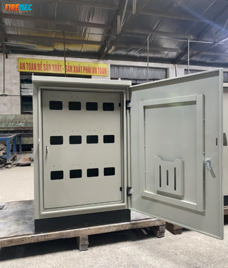 Vỏ tủ điện 400x600x200 thiết kế bền bỉ, chắc chắn