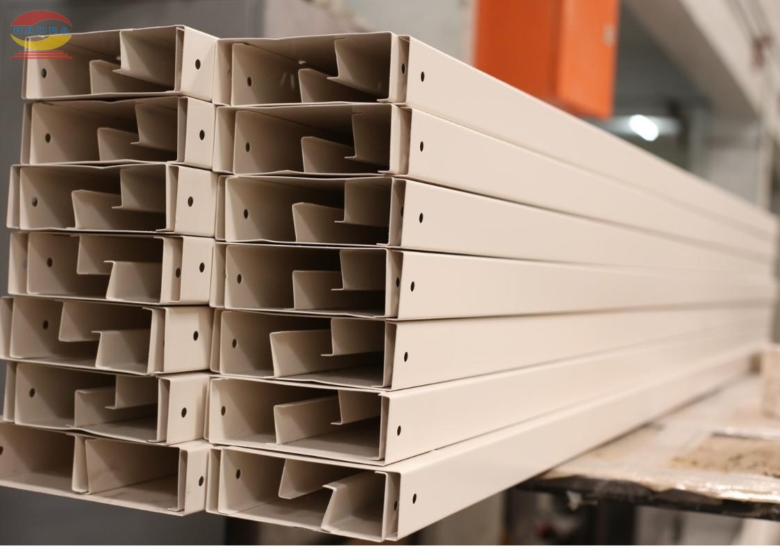 Máng Cáp Sơn Tĩnh Điện - Ưu Điểm Và Ứng Dụng