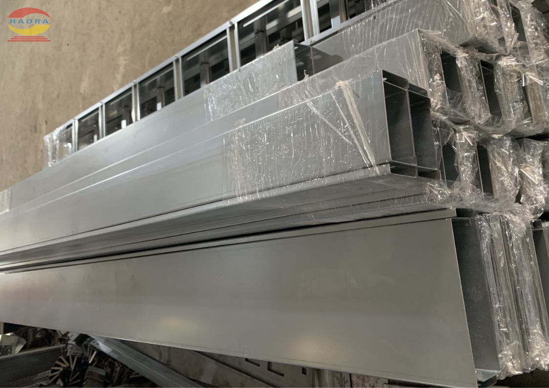 Máng Cáp Inox: Tính Năng Và Lợi Ích Cho Hệ Thống Điện Bền Vững