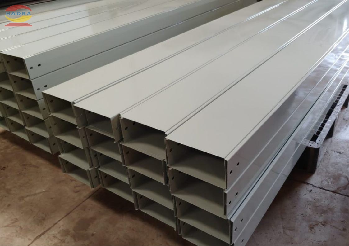 Ứng Dụng Của Máng Cáp Solar Trong Các Dự Án Điện Mặt Trời