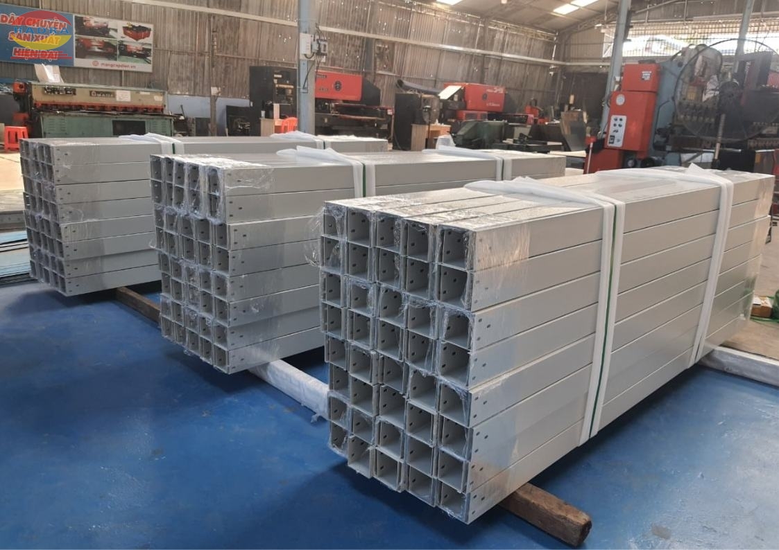 Máng Cáp Sơn Tĩnh Điện 150x100: Giải Pháp Bảo Vệ Và Thẩm Mỹ Cho Công Trình