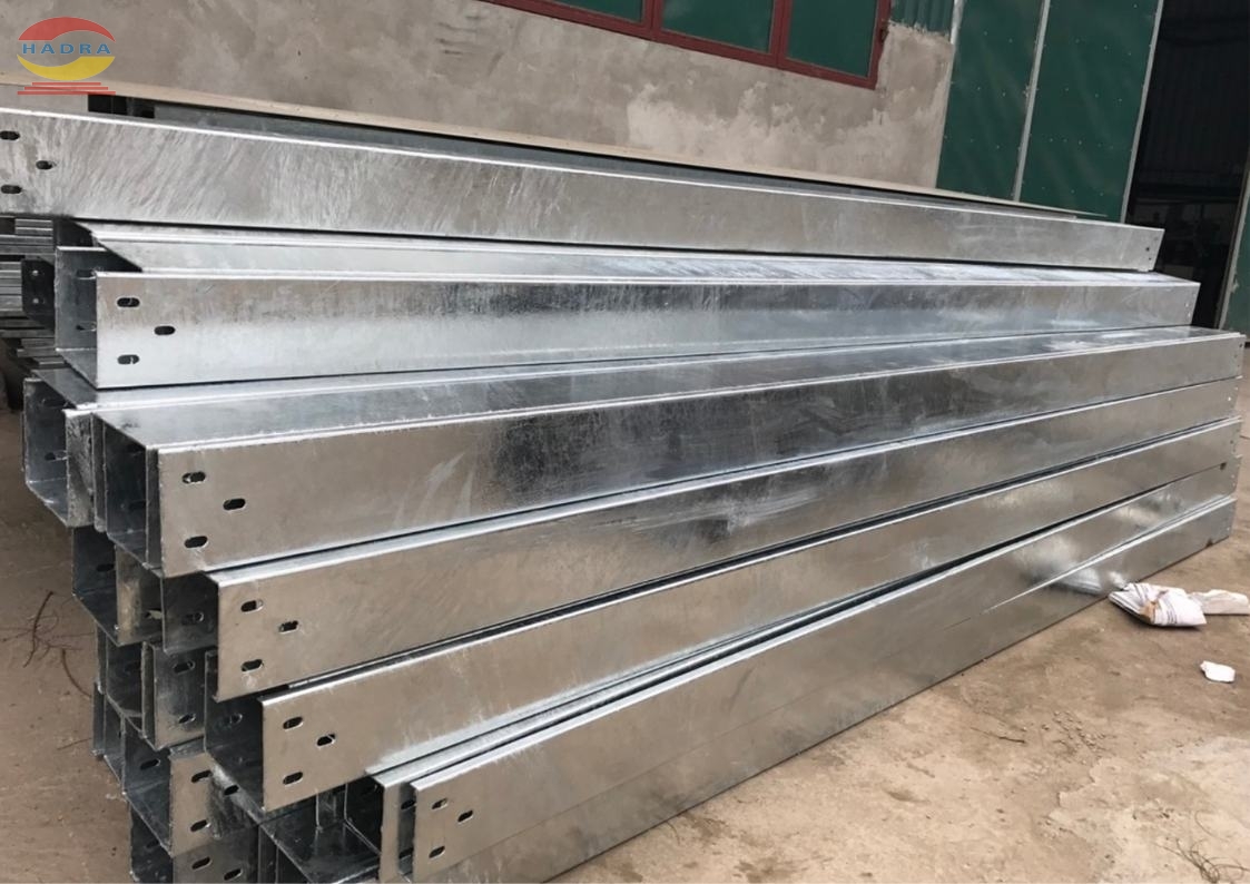 Tại Sao Máng Cáp Tủ Điện Là Giải Pháp Tối Ưu Cho Hệ Thống Điện Trong Tủ?