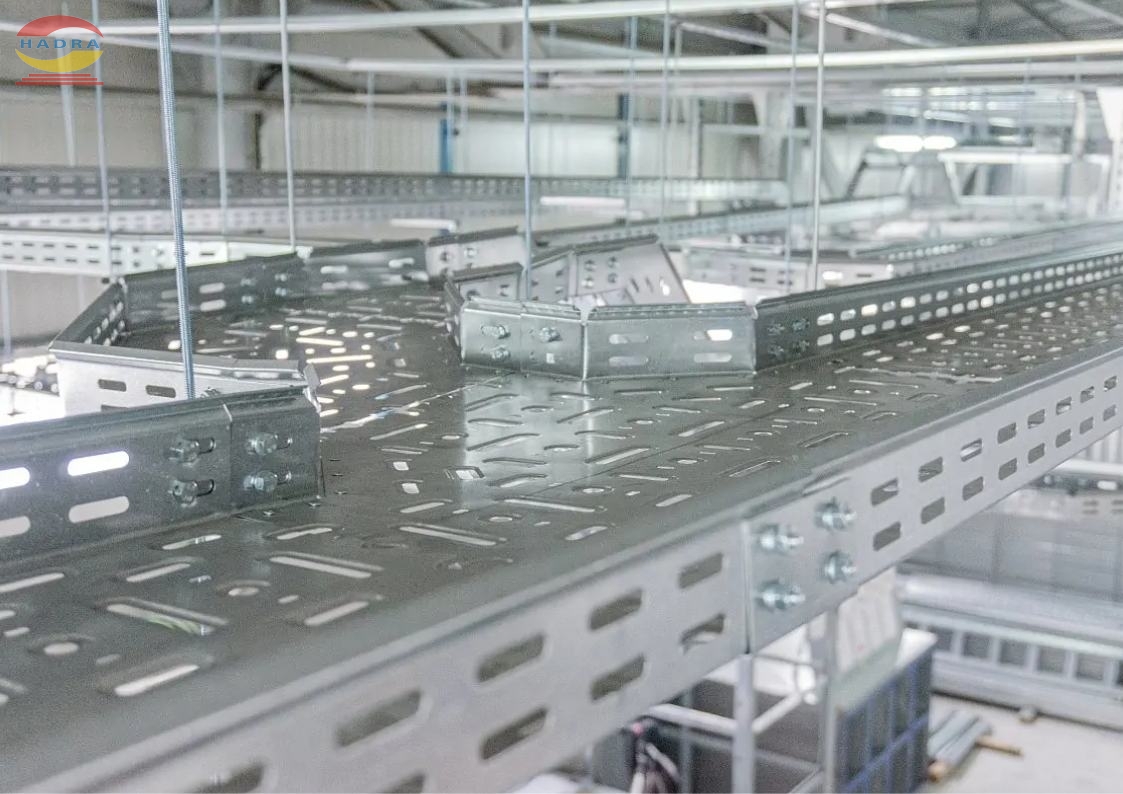 Tại Sao Thang Máng Cáp Là Lựa Chọn Lý Tưởng Cho Hệ Thống Điện Công Nghiệp