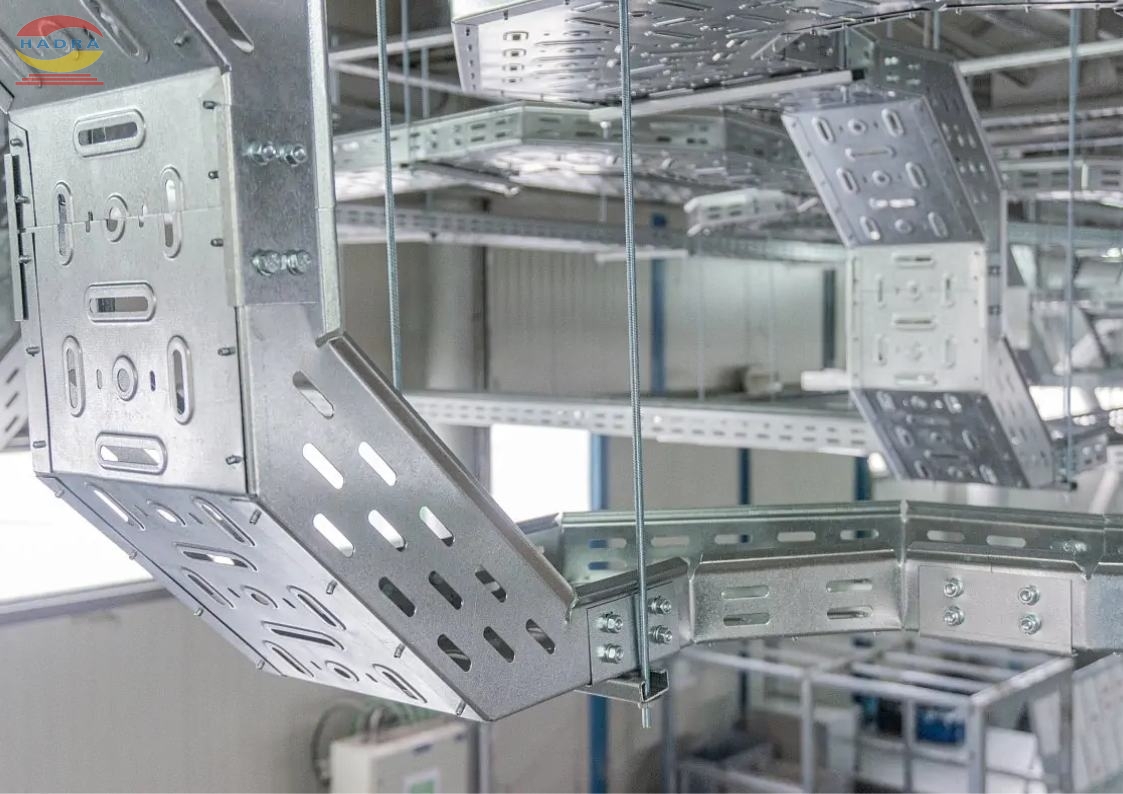 Tại Sao Thang Máng Cáp Là Lựa Chọn Lý Tưởng Cho Hệ Thống Điện Công Nghiệp