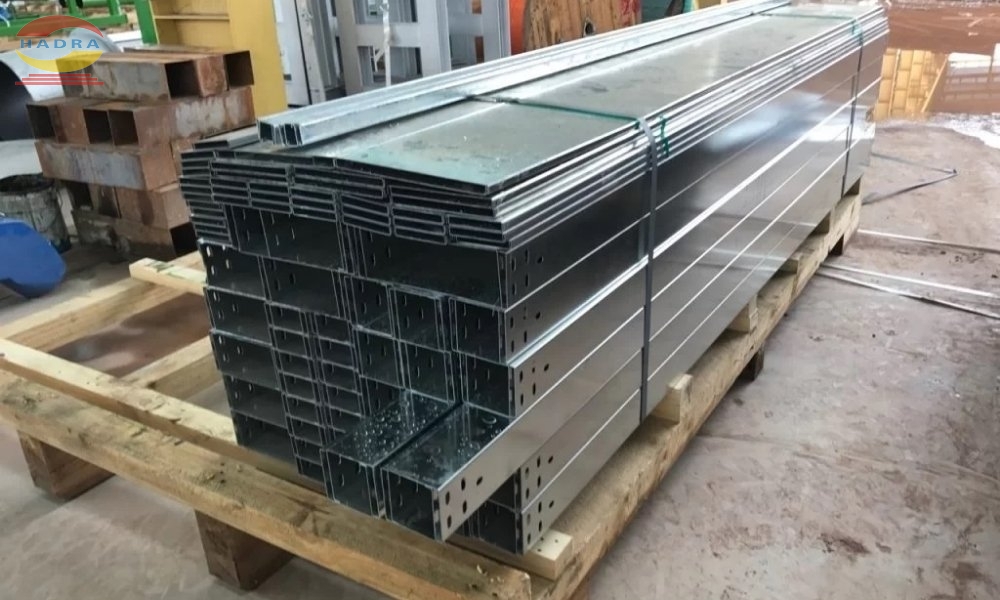 So Sánh Máng Cáp Sơn Tĩnh Điện Vs Mạ Kẽm Nhúng Nóng Chi Tiết