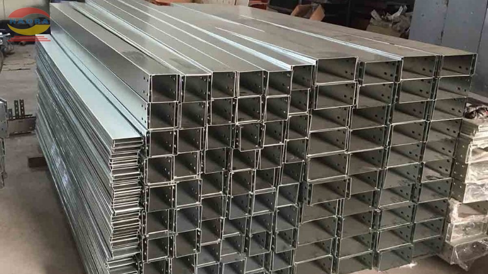 Lựa Chọn Vật Liệu Máng Cáp Trong Môi Trường Hóa Chất Ăn Mòn Cao