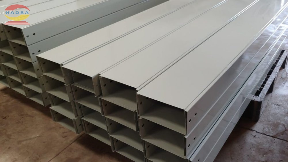 Lựa Chọn Vật Liệu Máng Cáp Trong Môi Trường Hóa Chất Ăn Mòn Cao