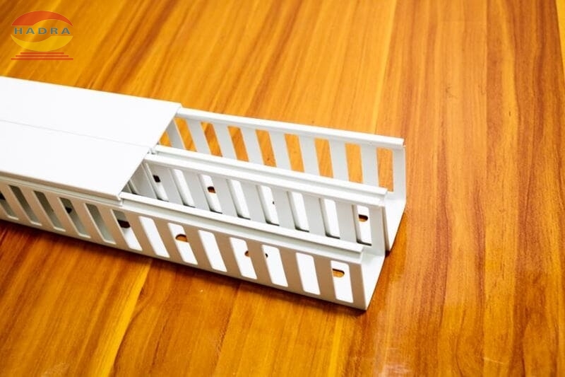 Máng Nhựa 100x100 - Phụ Kiện Co T, Co L Dùng Thế Nào?