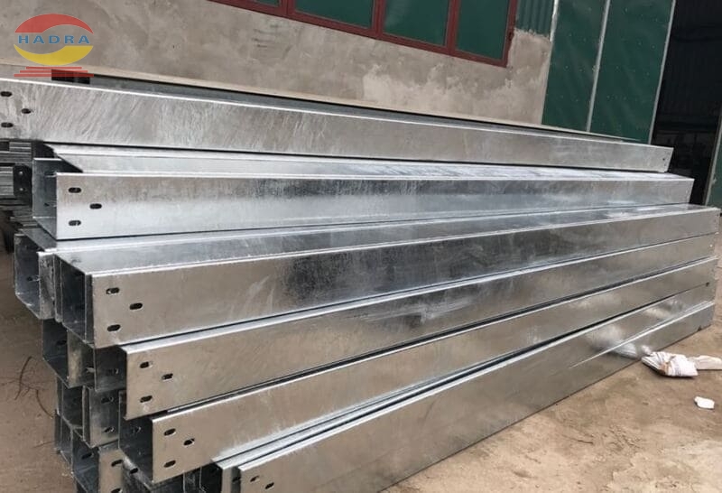 Nên Chọn Thang Máng Cáp Nhúng Nóng Hay Mạ Kẽm Điện Phân?