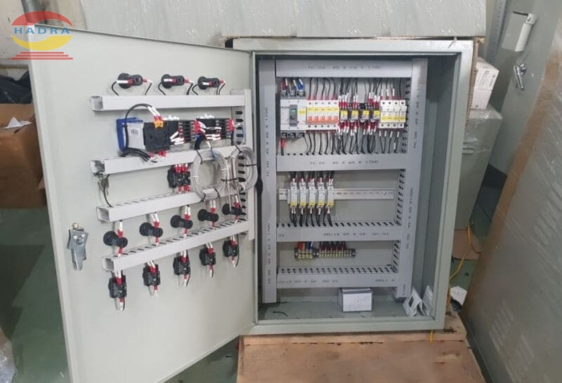 Tủ Điện Giá Rẻ – Giải Pháp Kinh Tế Hay “Cái Bẫy” Tiềm Ẩn?