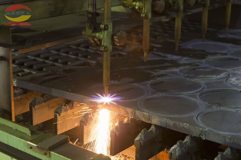 Cắt Laser Thép Tấm - Cách Nhận Biết Thép Tạp Chất Qua Tia Lửa